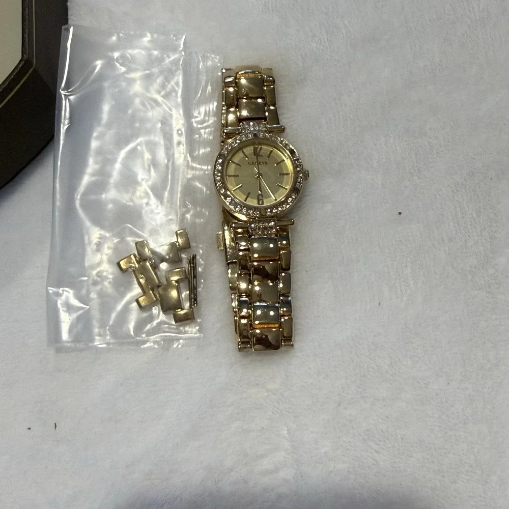 Geneva Women's Gold Tone Crystal Bezel Bracelet Watch w/ Box Extra Links Works
